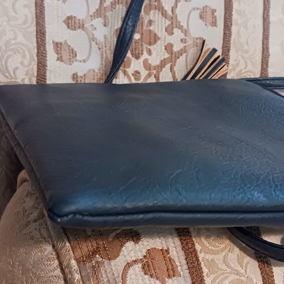 Crossbody Bag Navy Blue EUC - Picture 14 of 14